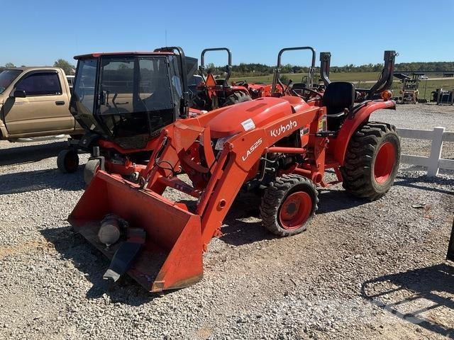 Kubota L3301DT Τρακτέρ μικρών διαστάσεων