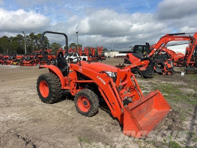 Kubota L3301DT Τρακτέρ μικρών διαστάσεων