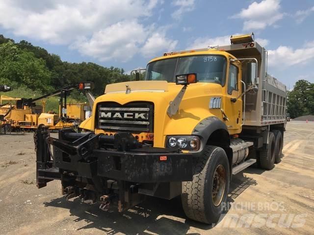 Mack 700 Εκχιονιστήρες και χιονοδιώχτες