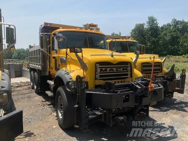 Mack 700 Εκχιονιστήρες και χιονοδιώχτες