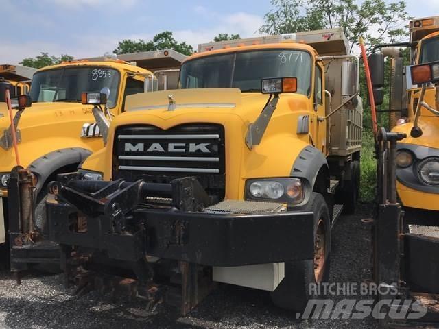 Mack 700 Εκχιονιστήρες και χιονοδιώχτες