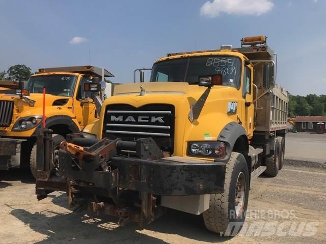 Mack 700 Εκχιονιστήρες και χιονοδιώχτες