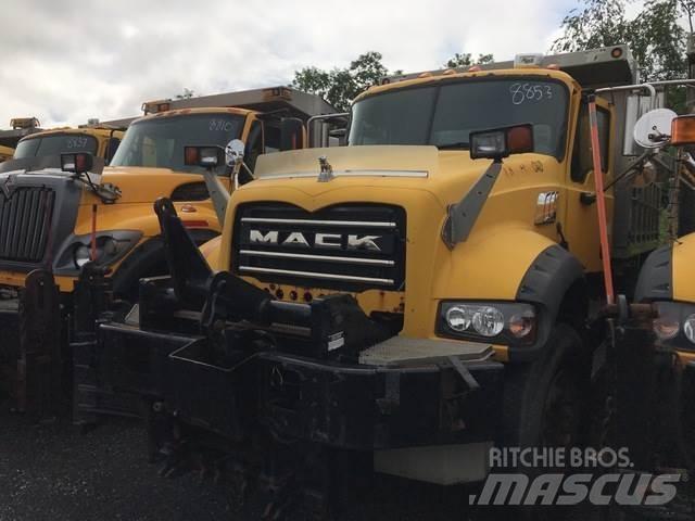 Mack 700 Εκχιονιστήρες και χιονοδιώχτες