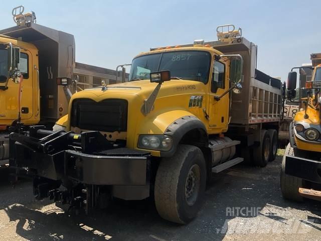 Mack 700 Εκχιονιστήρες και χιονοδιώχτες