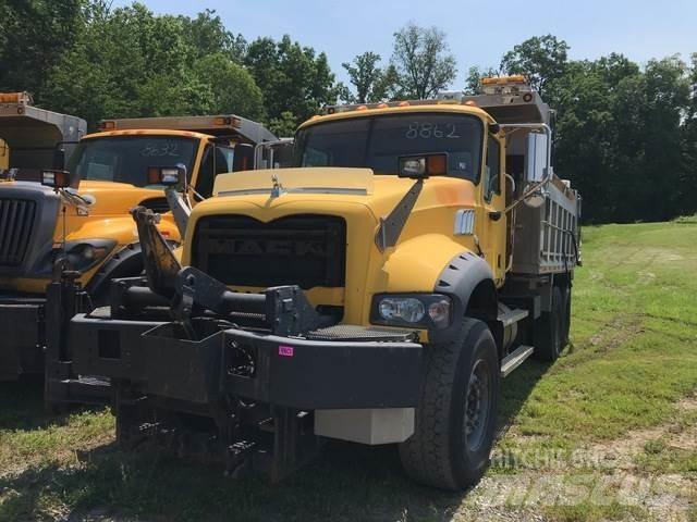 Mack 700 Εκχιονιστήρες και χιονοδιώχτες
