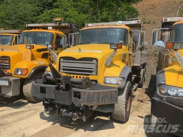 Mack 700 Εκχιονιστήρες και χιονοδιώχτες
