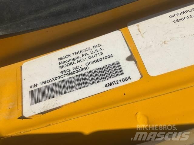 Mack 700 Εκχιονιστήρες και χιονοδιώχτες