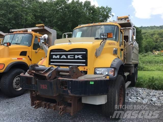 Mack 700 Εκχιονιστήρες και χιονοδιώχτες