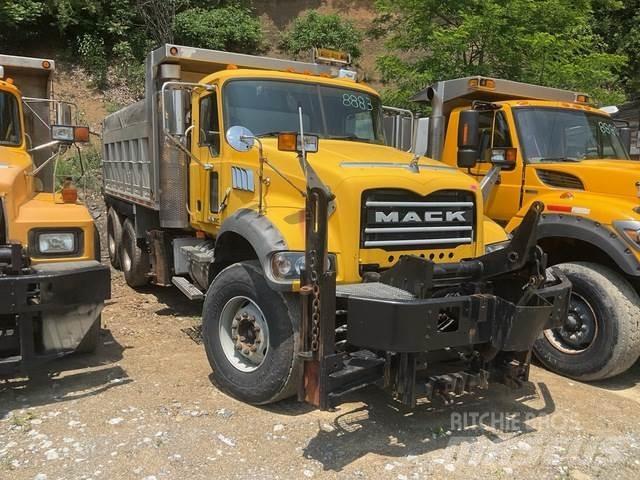 Mack 700 Εκχιονιστήρες και χιονοδιώχτες