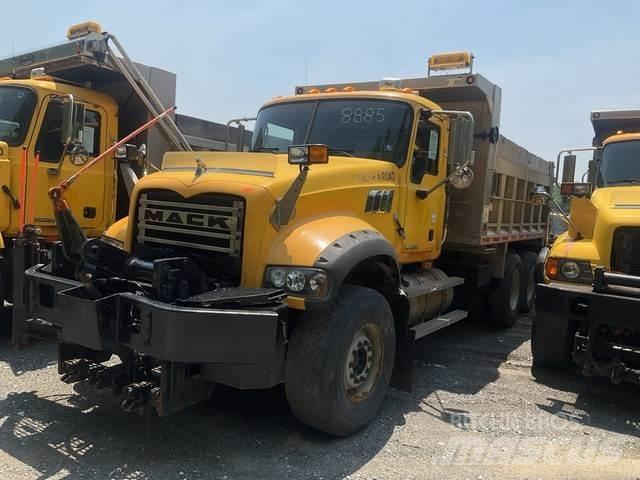 Mack 700 Εκχιονιστήρες και χιονοδιώχτες