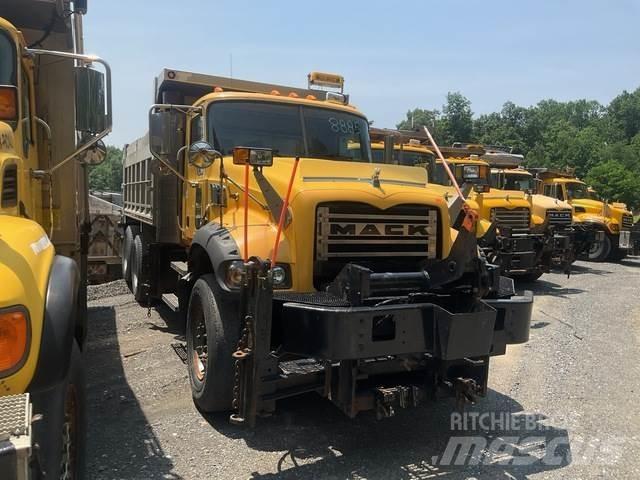 Mack 700 Εκχιονιστήρες και χιονοδιώχτες