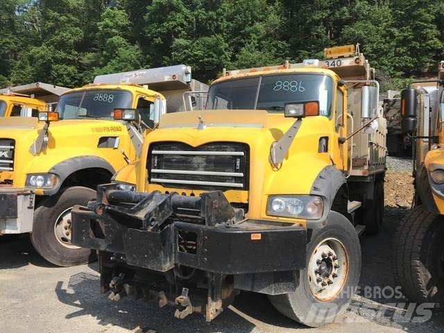 Mack 700 Εκχιονιστήρες και χιονοδιώχτες