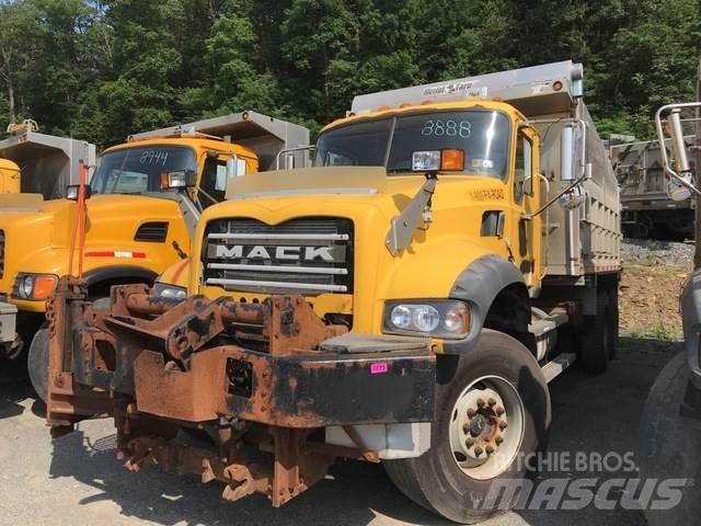 Mack 700 Εκχιονιστήρες και χιονοδιώχτες