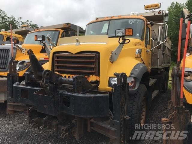 Mack 700 Εκχιονιστήρες και χιονοδιώχτες