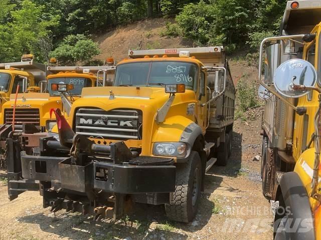 Mack 700 Εκχιονιστήρες και χιονοδιώχτες