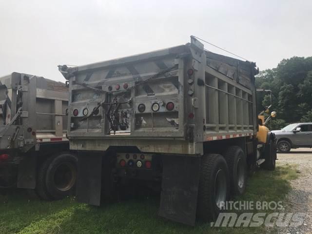 Mack 700 Εκχιονιστήρες και χιονοδιώχτες
