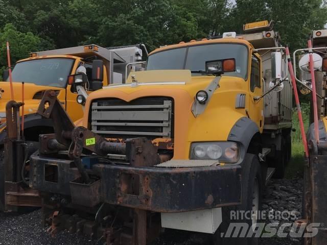 Mack 700 Εκχιονιστήρες και χιονοδιώχτες
