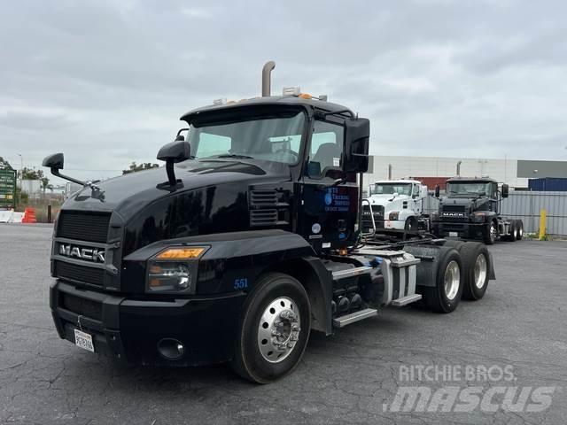 Mack AN64T Τράκτορες