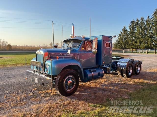 Mack B-61 Τράκτορες