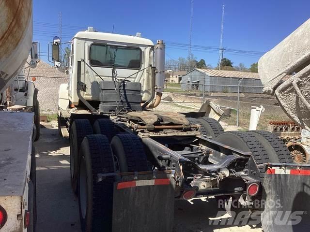 Mack CH613 Τράκτορες