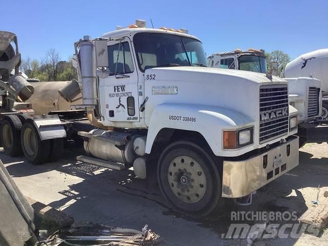 Mack CH613 Τράκτορες