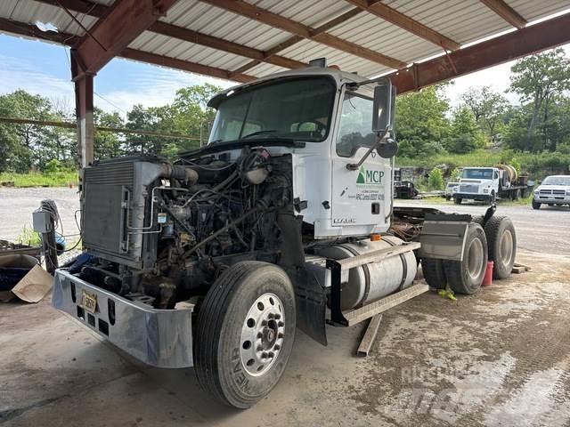 Mack CH613 Τράκτορες