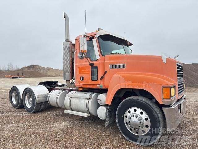 Mack CHN613 Τράκτορες