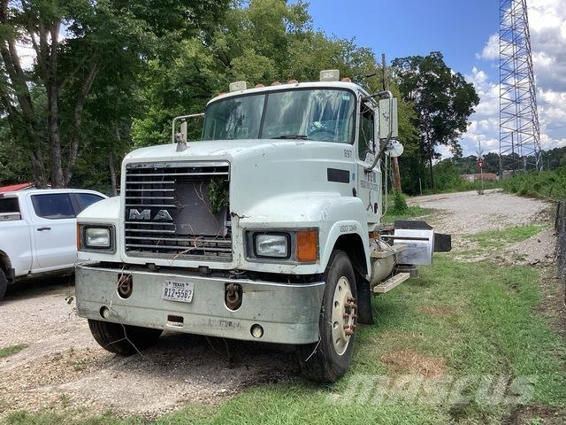 Mack CHN613 Καμπίνες και εσωτερικό