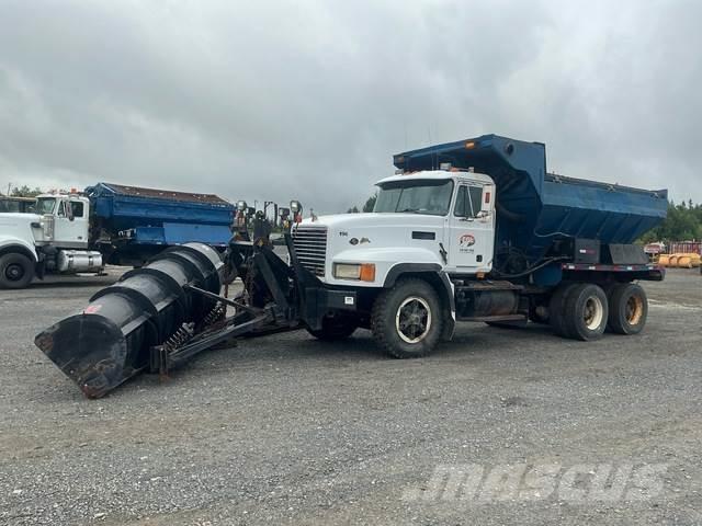 Mack CL713 Εκχιονιστήρες και χιονοδιώχτες