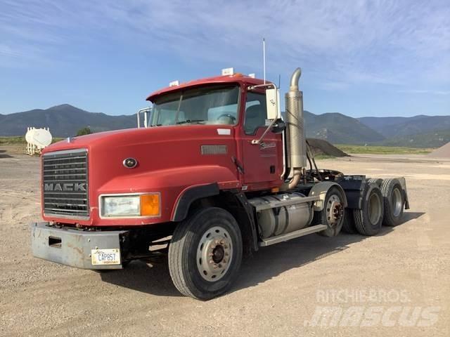 Mack CL733 Τράκτορες