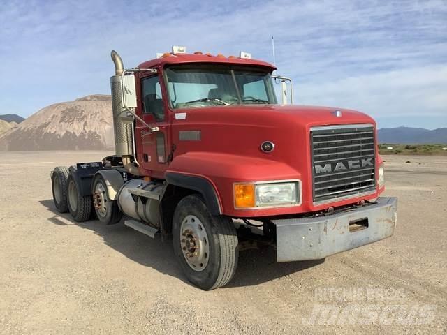Mack CL733 Τράκτορες