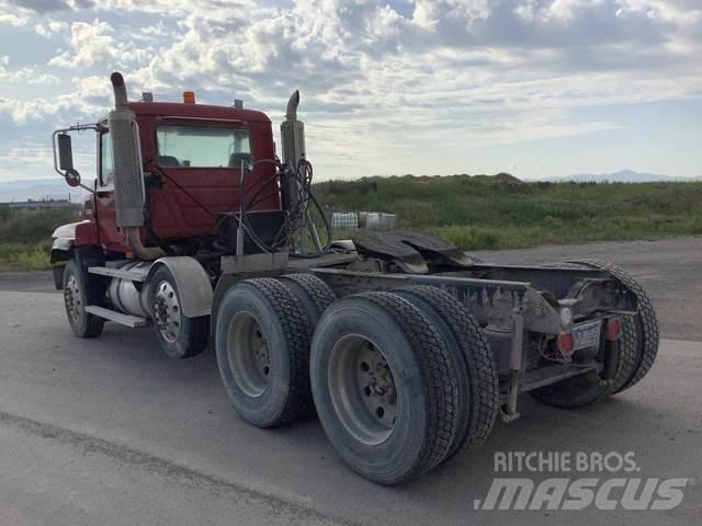 Mack CL733 Τράκτορες