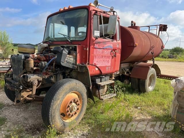 Mack CM422 Βυτία νερού