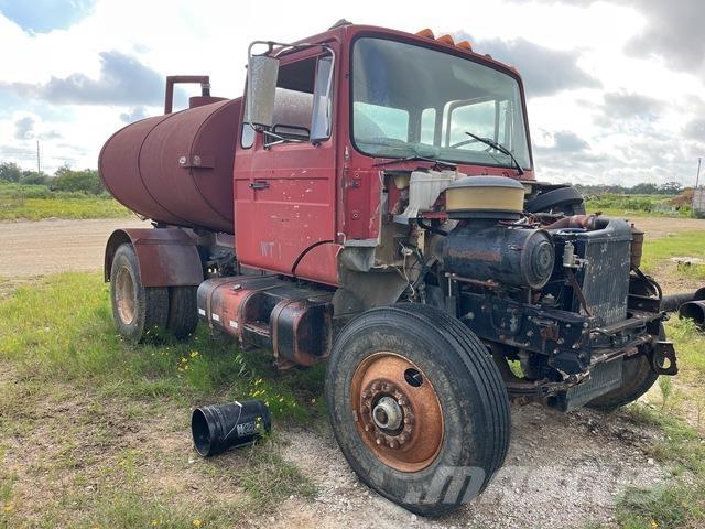 Mack CM422 Βυτία νερού