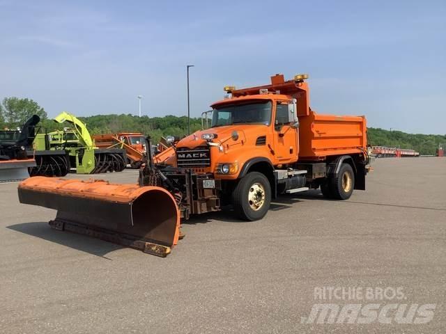 Mack CV700 Εκχιονιστήρες και χιονοδιώχτες