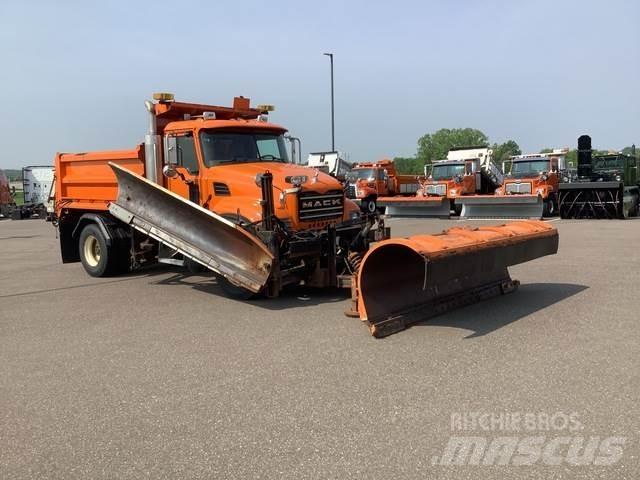 Mack CV700 Εκχιονιστήρες και χιονοδιώχτες