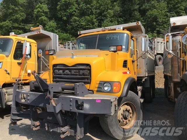 Mack CV700 Εκχιονιστήρες και χιονοδιώχτες