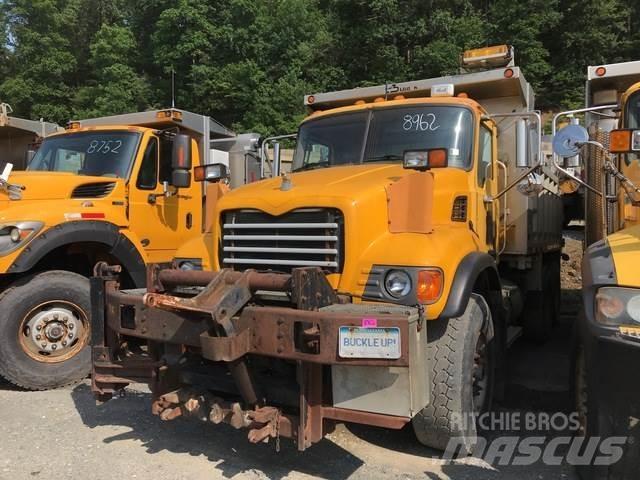 Mack CV700 Φορτηγά Ανατροπή