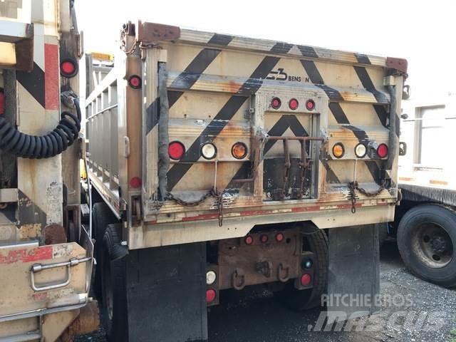 Mack CV700 Φορτηγά Ανατροπή