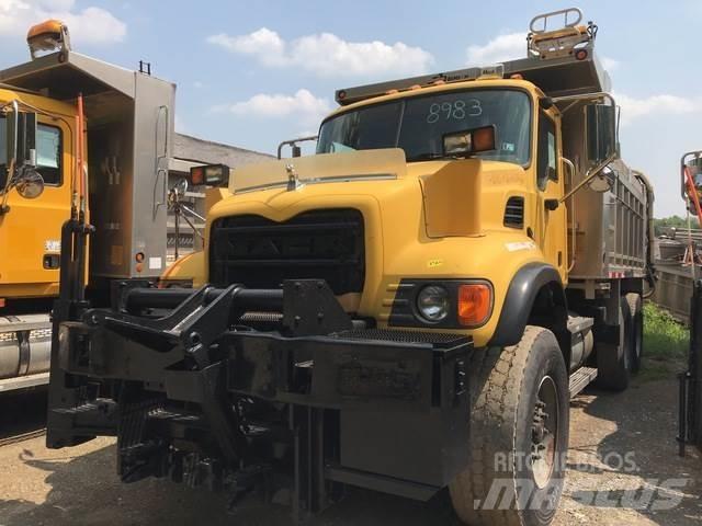 Mack CV700 Εκχιονιστήρες και χιονοδιώχτες