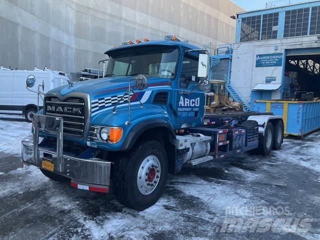 Mack CV713 Φορτηγά φόρτωσης κάδων