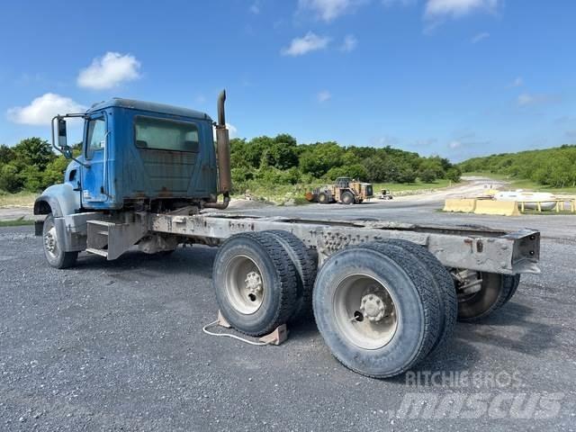 Mack CV713 Καμπίνες και εσωτερικό