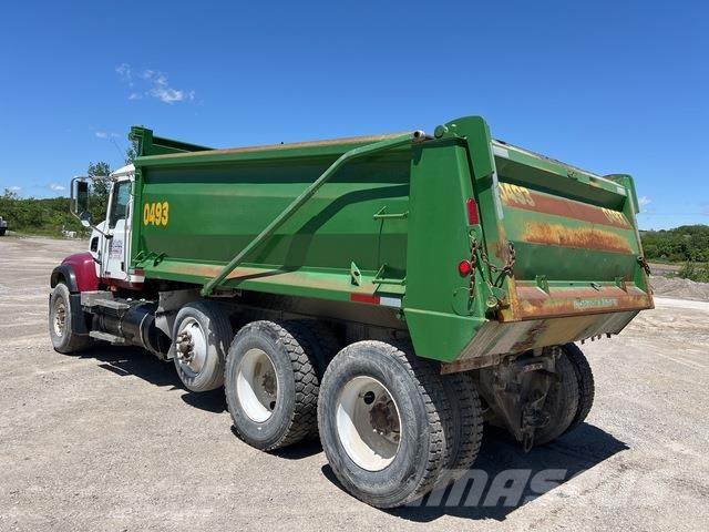 Mack CV713 Φορτηγά Ανατροπή