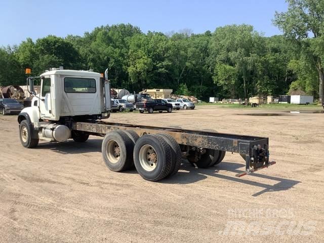 Mack CV713 Καμπίνες και εσωτερικό