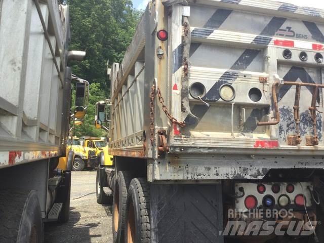 Mack CV713 Διαστρωτήρες άμμου και αλατιού