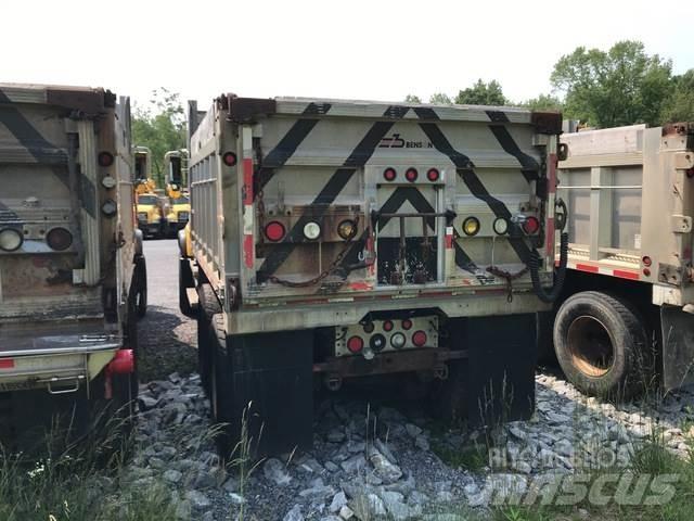 Mack CV713 Διαστρωτήρες άμμου και αλατιού