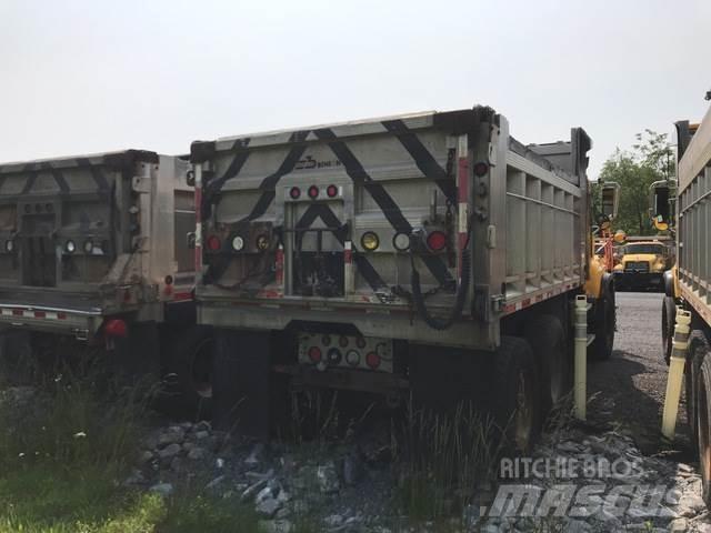Mack CV713 Διαστρωτήρες άμμου και αλατιού