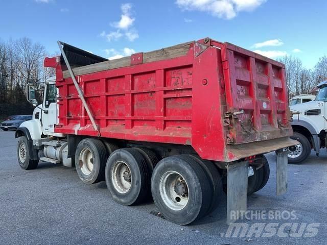 Mack CV713 Φορτηγά Ανατροπή