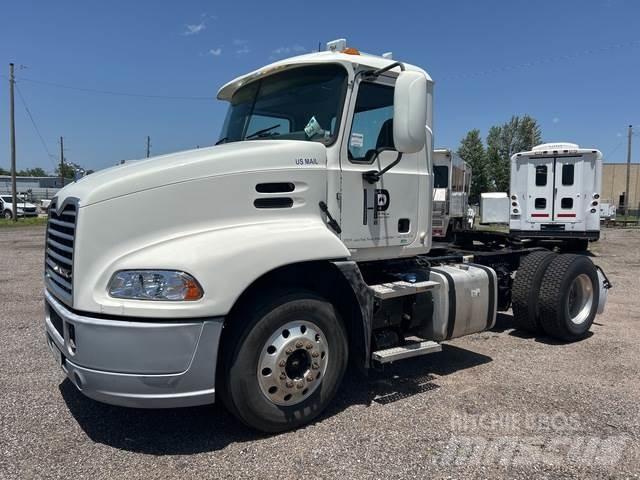 Mack CXU612 Τράκτορες