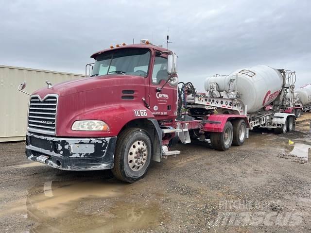 Mack CXU613 Τράκτορες